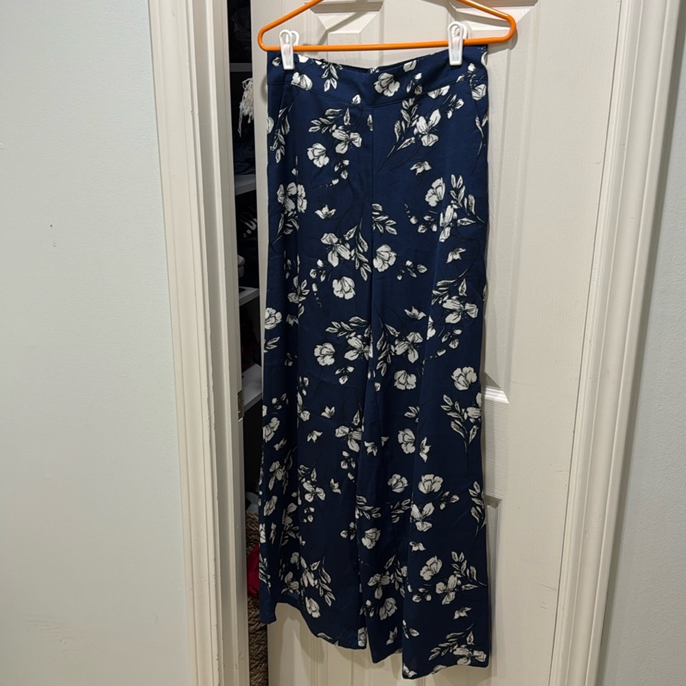 Wide leg floral pants.
